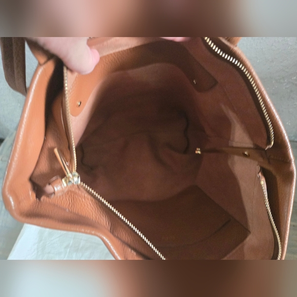 Cuyana Tall Easy Zipper Tote - Picture 5 of 8